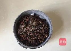 Illustration of how to make homemade pot helmets 2