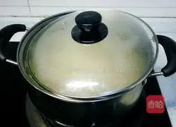 Illustration of how to make Lily, Wolfberry and Tremella Soup 7