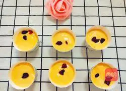 Baby Pumpkin Cupcake Recipe Illustration 10