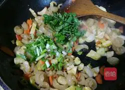 Illustration of how to make fried pork rinds with kimchi 8