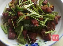 Illustration of how to stir-fry beef cubes 4