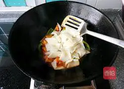 Large plate of fried chicken slices Illustration of how to do it 16