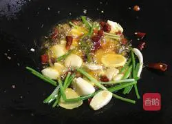 Illustration of how to make fried eel with wild rice noodles 6