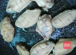 Illustration of braised chicken wings in oyster sauce 4