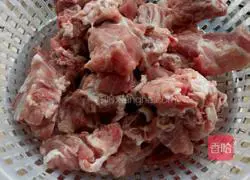 Illustration of how to make drunken pork ribs 1