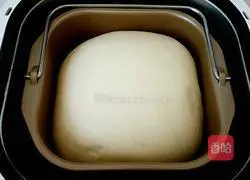 Illustration of how to make meat floss rolls 4