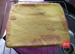 Illustration of how to make meat floss cake rolls 19