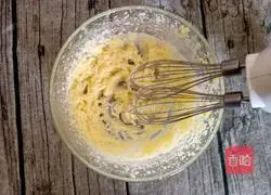 Illustration of how to make banana walnut cake 7