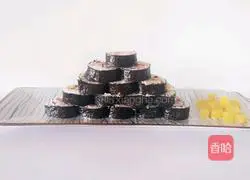 Illustration of how to make tuna sushi 5