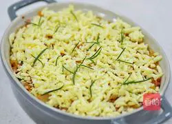 Illustration of how to make kimchi cheese baked rice 5