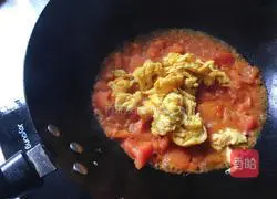 Illustration of how to make braised noodles with tomatoes and eggs 10