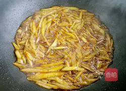 Illustration of how to make braised noodles with eggplant shreds 5