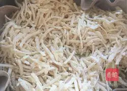 Illustration of how to make northern Shaanxi potato tsacha 6