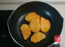 Illustration of how to make steamed buns and egg pancakes pretending to be pizza, nutritional supplementary food recipe for babies 4