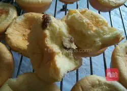 Illustration of how to make raisin chiffon cake 8