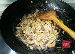 Illustration of Shanxi Bean Braised Noodles 8