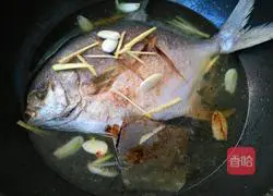 Illustration of home-style braised pomfret 7