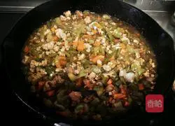 Recipe for braised pork and green pepper noodles Illustration 8