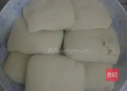 Illustration of how to make potato starch and dried beans wrapped in lettuce (Chaoshan snack) 1