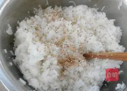 Illustration of how to make tuna sushi 5