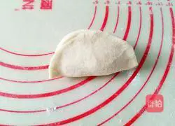 Illustration of how to make steamed dumplings with oil leakage mutton 8