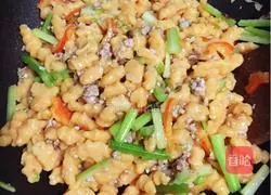 How to stir-fry minced meat with parsley and sesame seeds Illustration 10