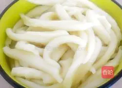 Illustration of how to make pointed noodles in Shanxi 5