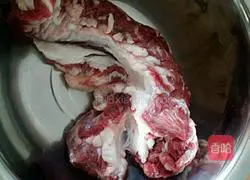 Illustration of how to make delicious large mutton skewers 1