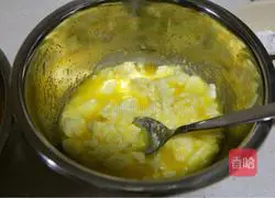 Illustration of how to make yogurt cheesecake 4