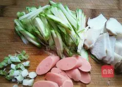 Illustration of how to make fried rice noodles 3