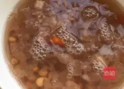 Illustration of how to make Gorgon Fruit, Wolfberry and Tremella Soup 5