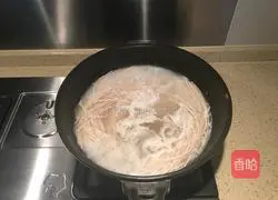 Illustration of how to make braised noodles with diced meat and beans 10