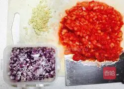 Illustration of how to make pizza sauce 2