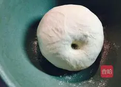 Illustration of how to make French bread sticks 2