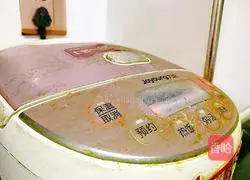 Strawberry Cake Recipe Illustration 14