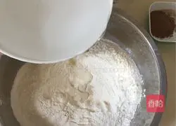 Illustration of how to make homemade pot helmets 10