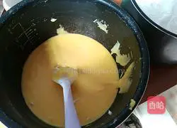 Almond Gold Pillow Cake Recipe Illustration 3