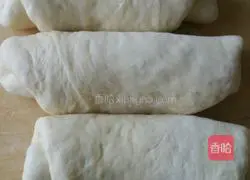 Illustration of how to make light butter toast 4