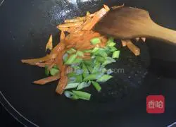 Illustration of how to make fried tomato and egg noodles 7