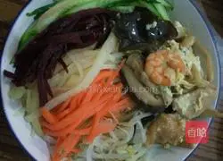 Three fresh dishes Illustration of making braised noodles 10