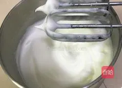 Illustration of how to make seaweed, sesame and meat floss cake 3