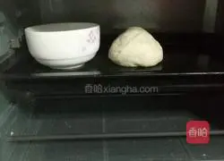 Illustration of how to make 8-inch pizza dough 2