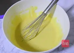 Banana Cranberry Chiffon Cake Recipe Illustration 4