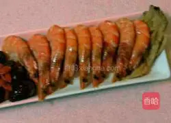Illustration of how to make drunken shrimp with red dates 4