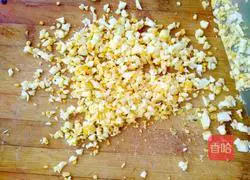 Illustration of how to make tuna rice balls 7