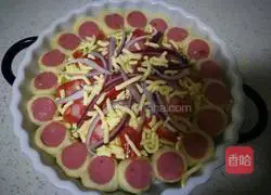 Illustration of how to make ham ring sausage pizza 20