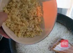 Illustration of how to make spicy beef sauce 8