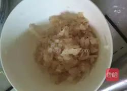 Ham, chicken and mushroom pizza Illustration of how to do it 5