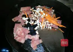 Bacon Illustration of how to make pizza 2