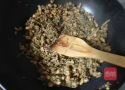 Illustration of how to make pork with pickles and pork rinds 8